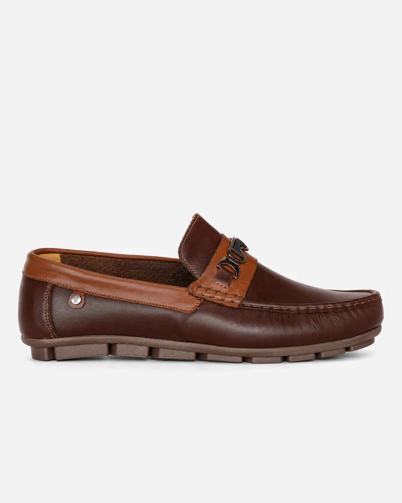 Mocasines en Cuero Marrón con Miel Herraje
